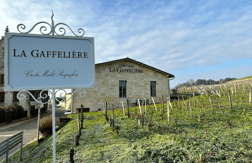 Photo d'un panneau pré enseigne