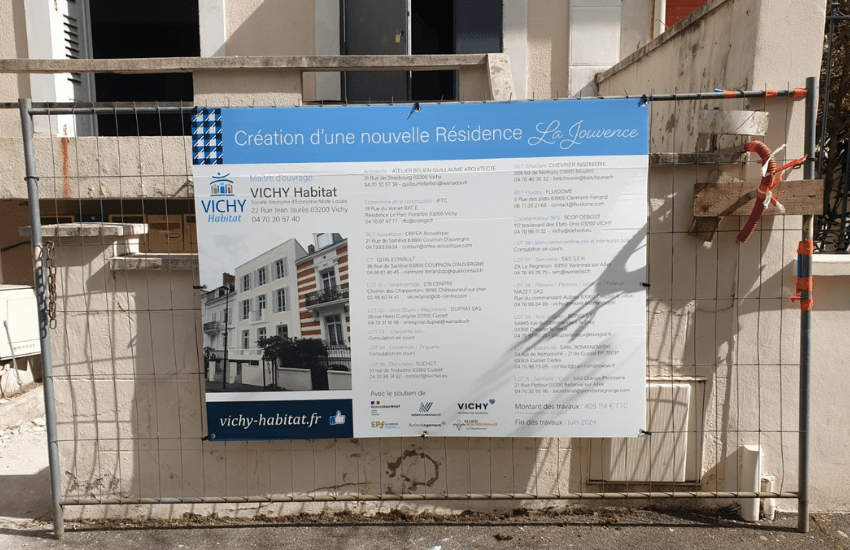 Photo d'un panneau de chantier